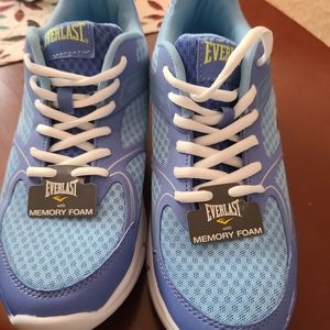Woman's Everlast Tennis Shoes